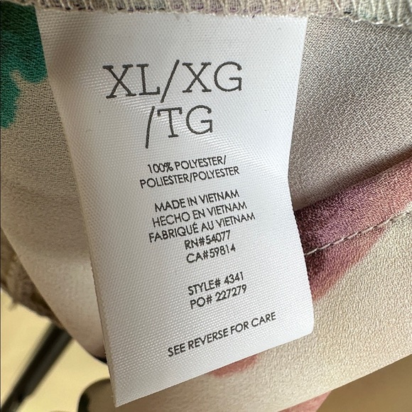 NWOT Cabi Mystic Blouse - Picture 6 of 6